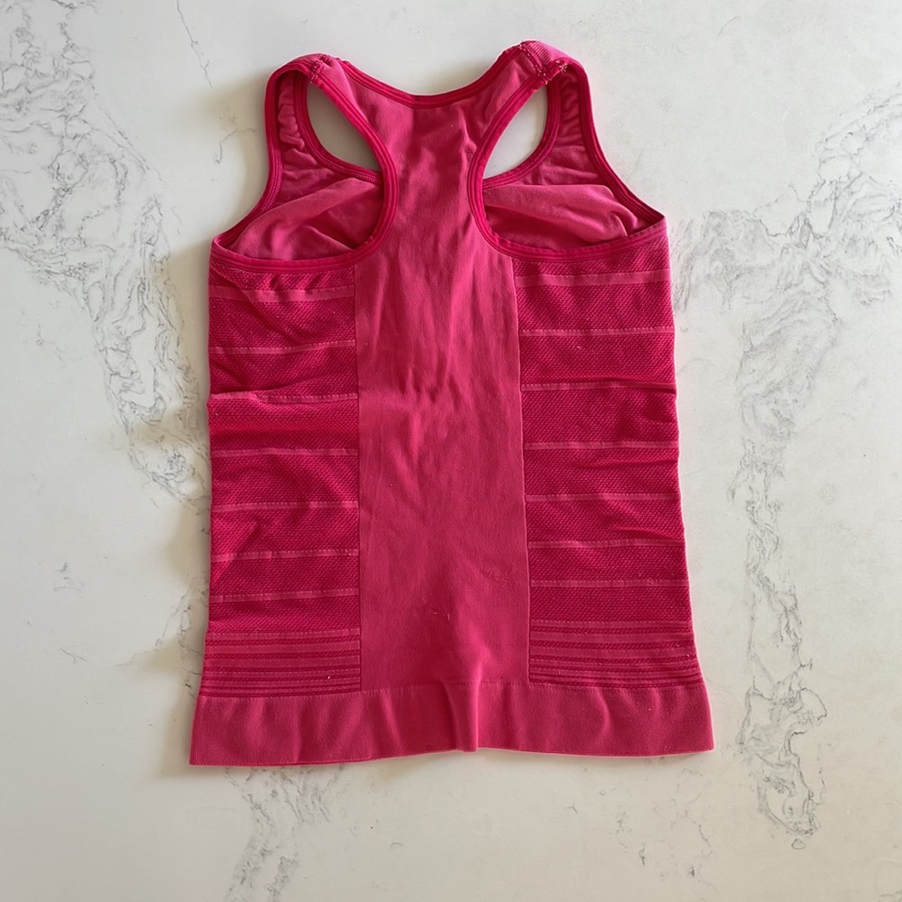 WORKOUT TOP ATHLETICESSENTIALS - Picture 2 of 3